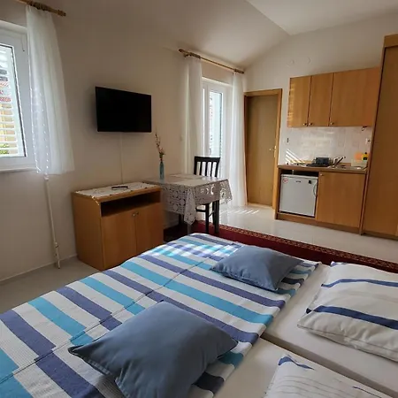 With Kitchenette Ac Appartement *